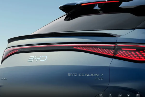 BYD Sealion exterior puerta baúl