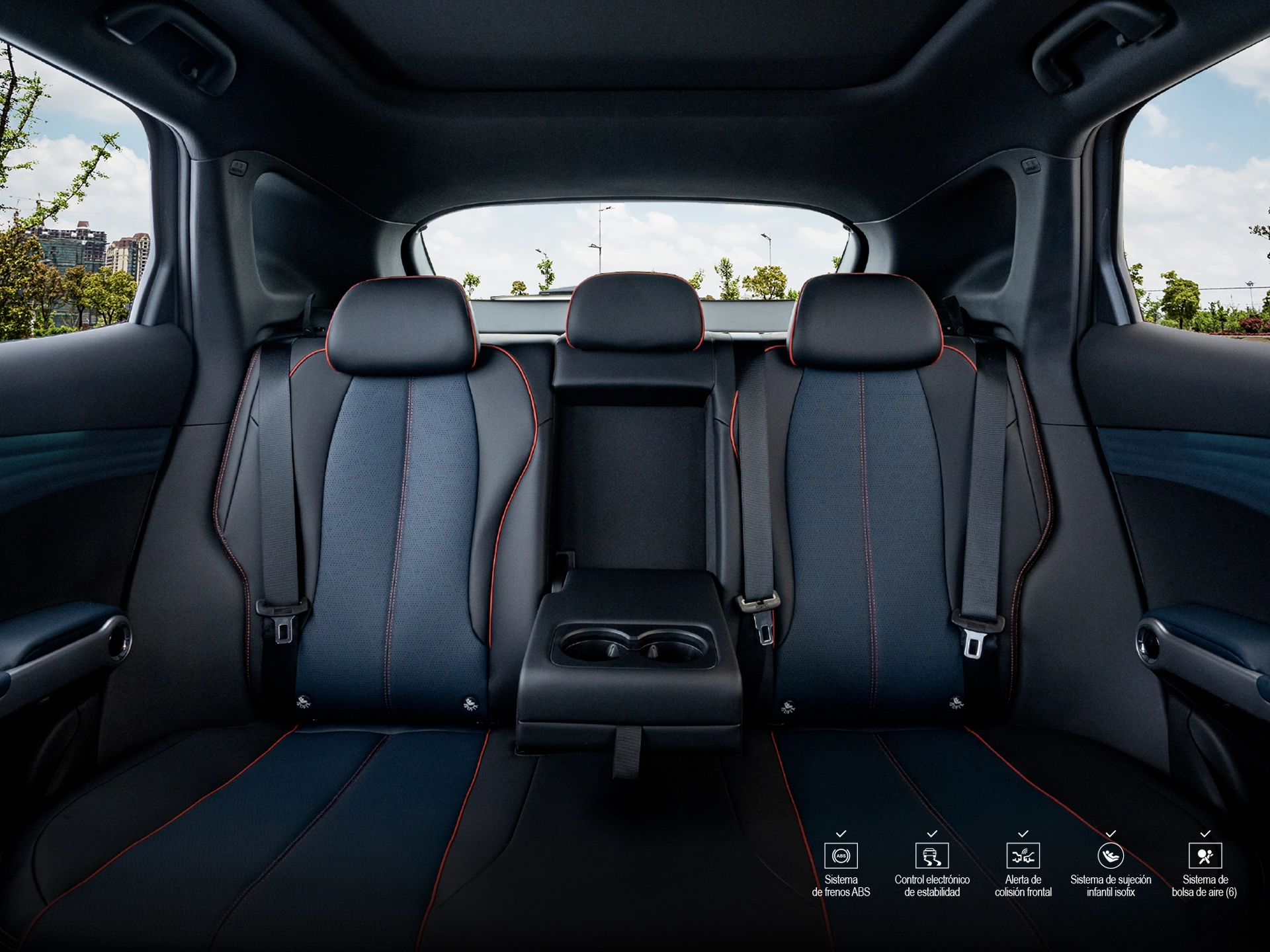 BYD Yuan Plus Lux interior asientos traseros