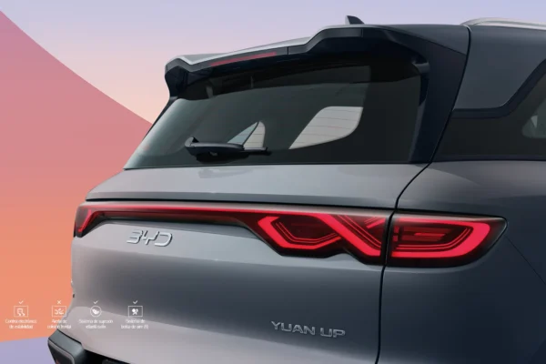 BYD Yuan Up Lux exterior baúl